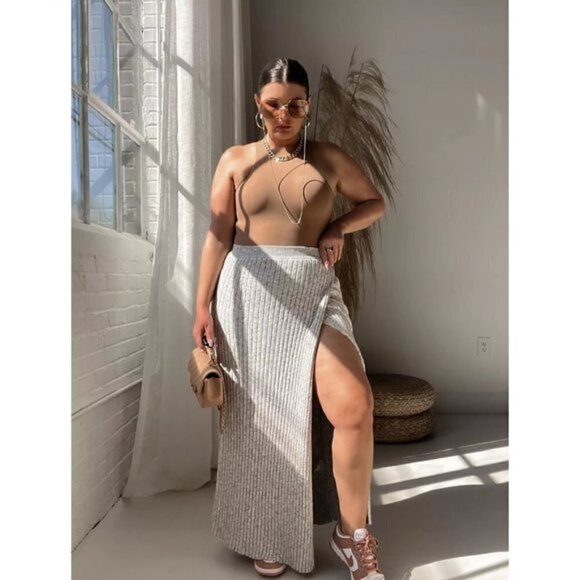 SKIMS Fits Everybody High Neck Bodysuit in Clay Size Small - Picture 3 of 8